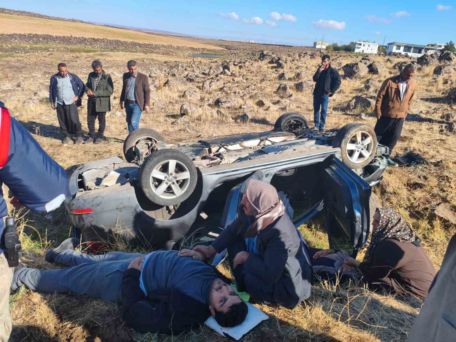 takla atan otomobilde ayni aileden 4 kisi agir yaralandi 0 Dib4lAEm