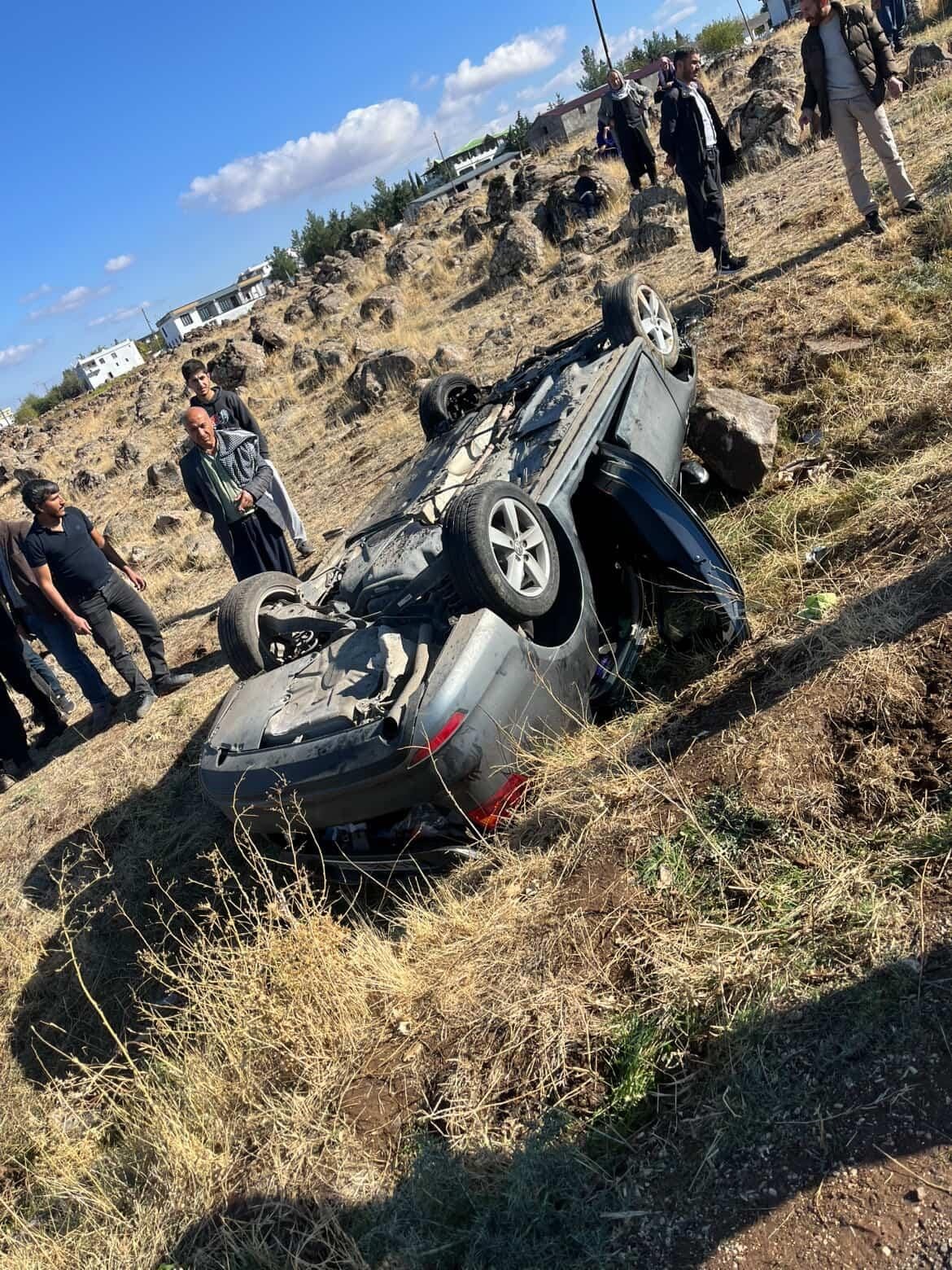 takla atan otomobilde ayni aileden 4 kisi agir yaralandi 3 SO57Mhbv