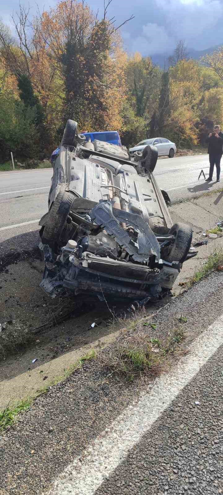 takla atan otomobilden 2 kisi yarali kurtuldu 2 H2E7XdhN