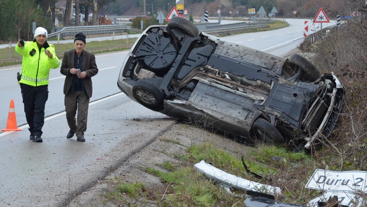 takla atan otomobilden burnu bile kanamadan cikti polisleri de sasirtti 0 61mXG4hB