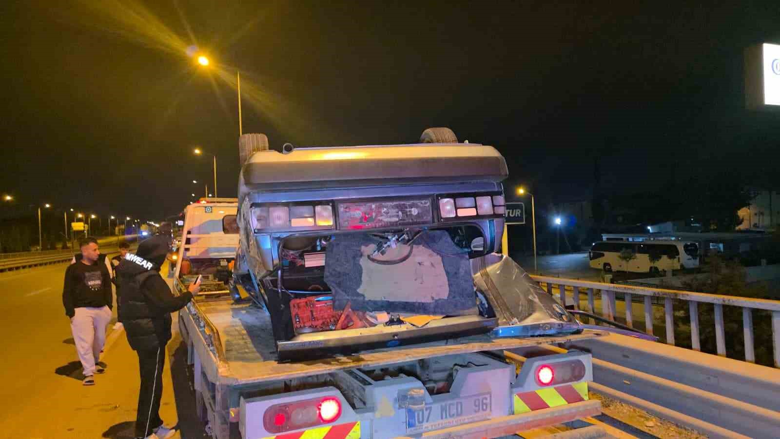 takla atan otomobilden burunlari bile kanamadan ciktilar 3 aqt5buQl