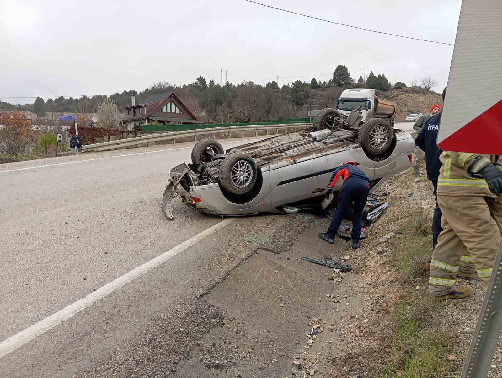 takla atan otomobilden yara almadan kurtuldu 0 XnEu7kec