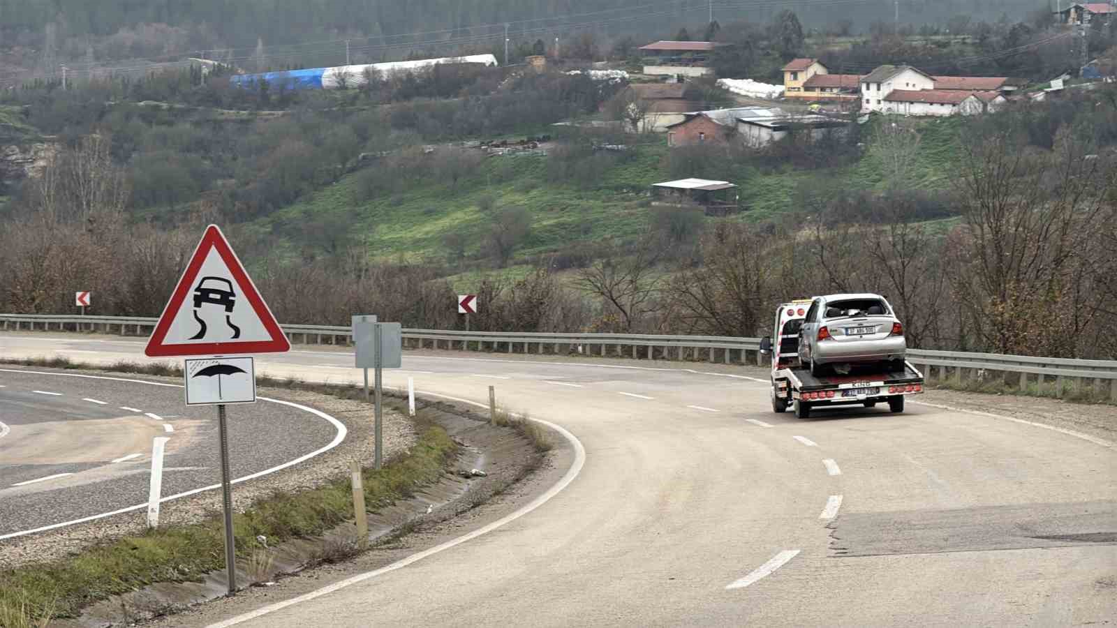 takla atan otomobilden yara almadan kurtuldu 1 PS83ATMr