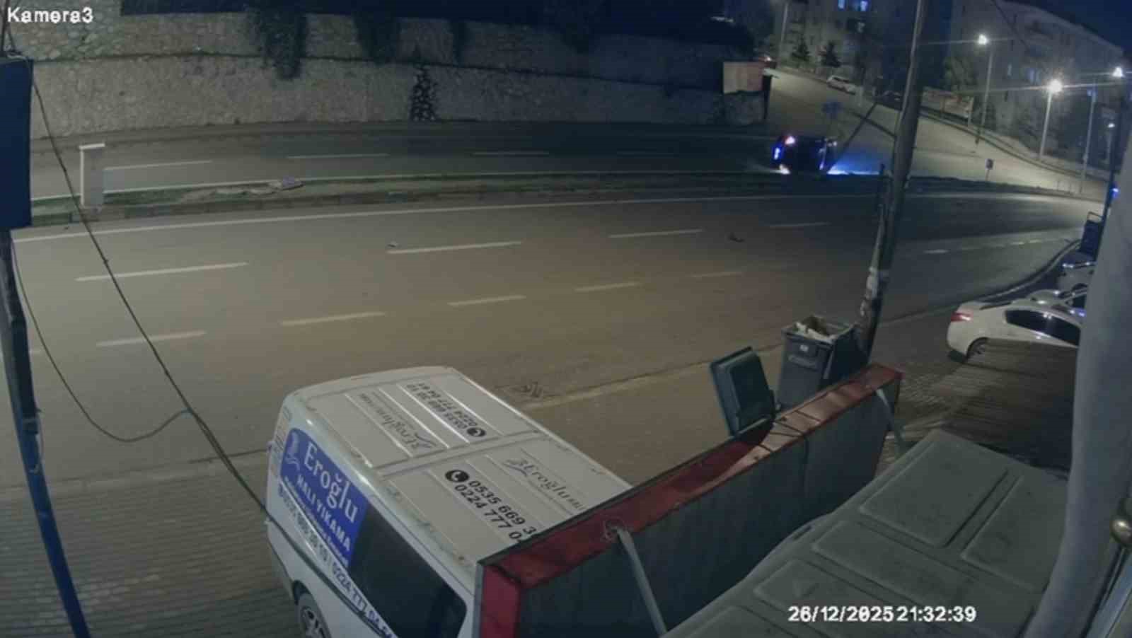 takla atip direge carpan otomobilin kaza ani kamerada 3 yarali 1 tYGDLCjd