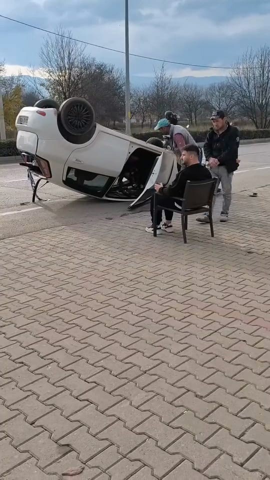 taklalar atan otomobilden burnu kanamadan cikti 4 CuyGuWpS