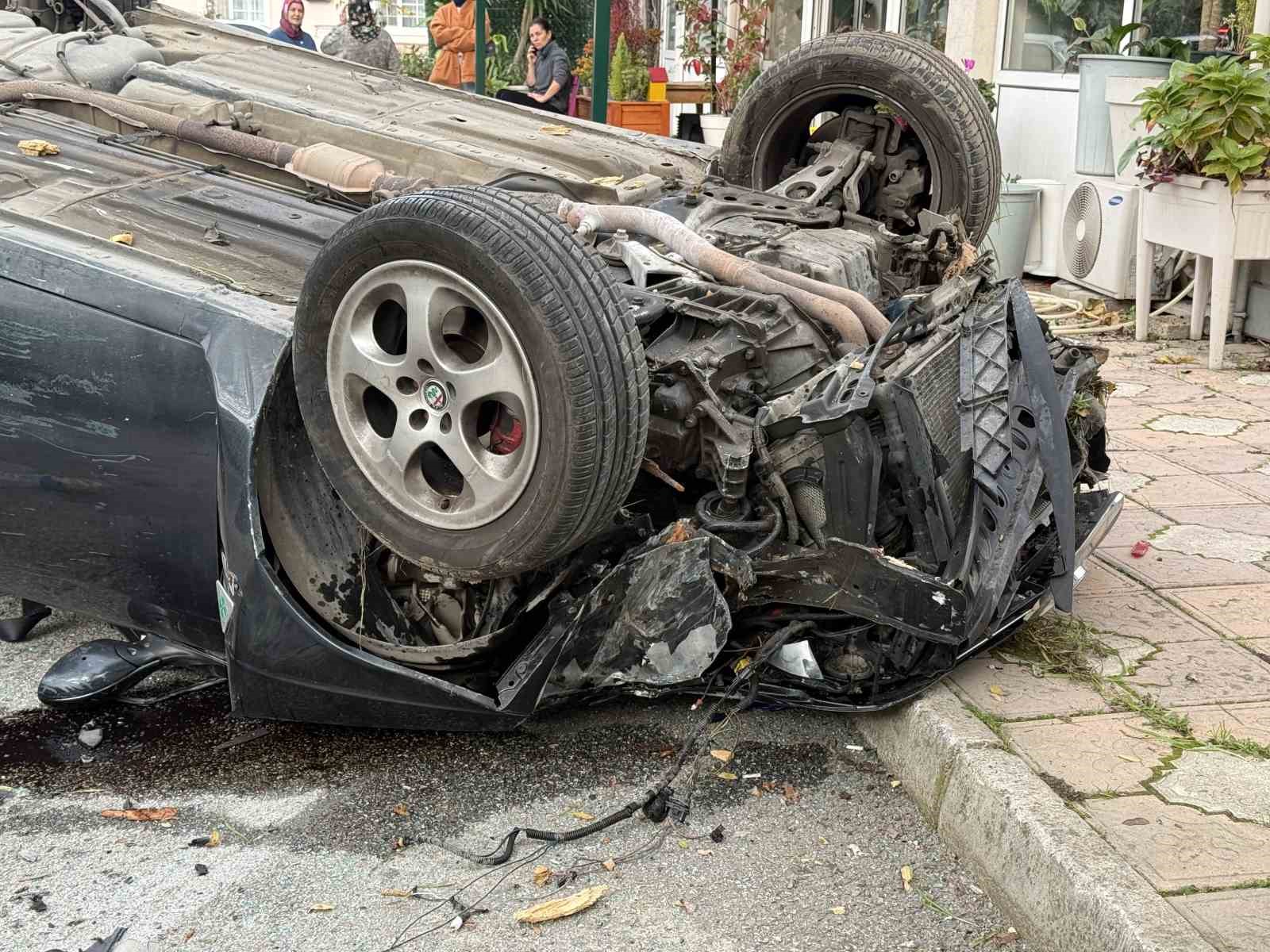 taklalar atarak hurdaya donen otomobilden burnu kanamadan cikti 1 6ircReuU