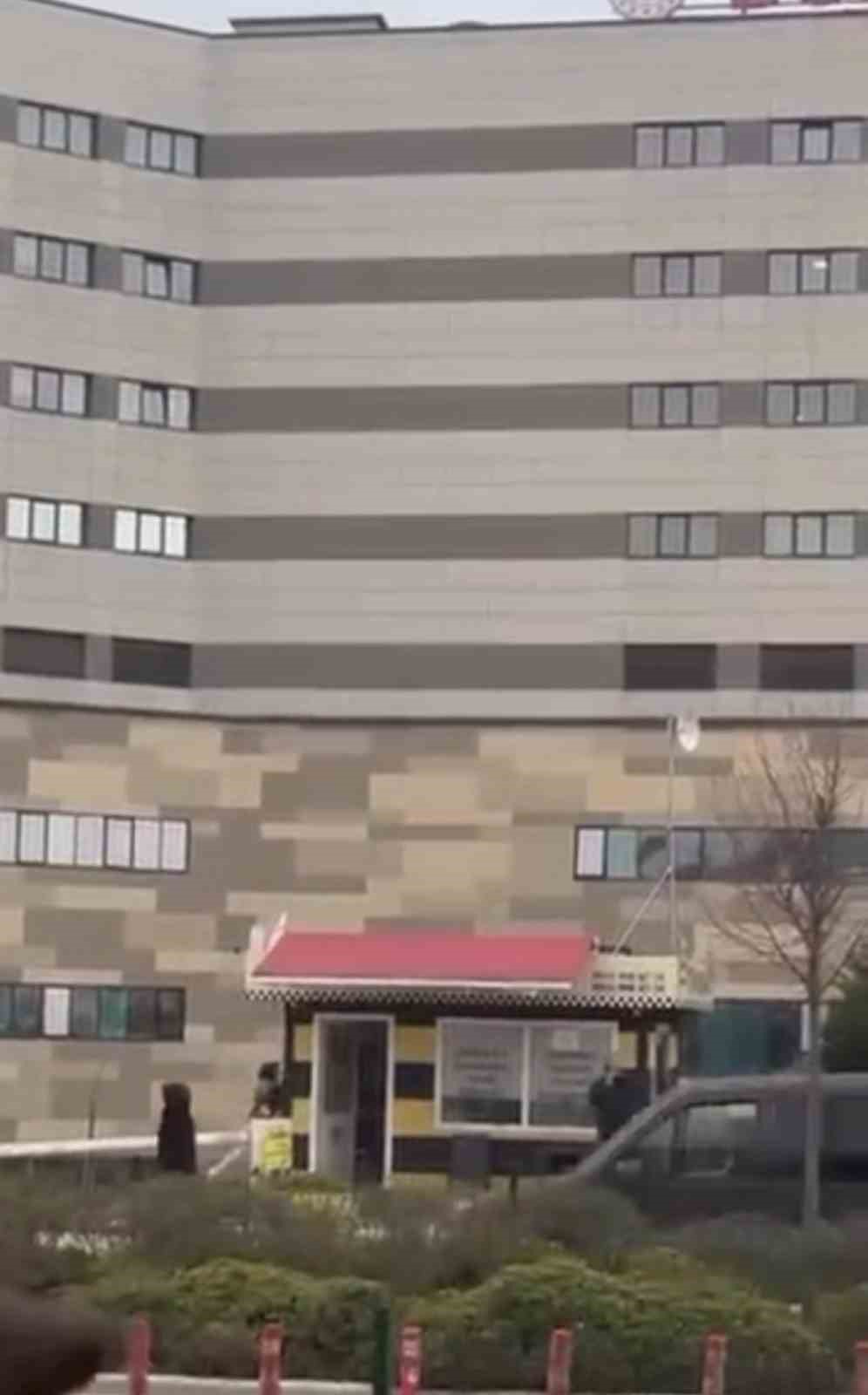 taksi bulamayinca duragi boyle dagitti gorenler soka girdi 2 i41gntjh