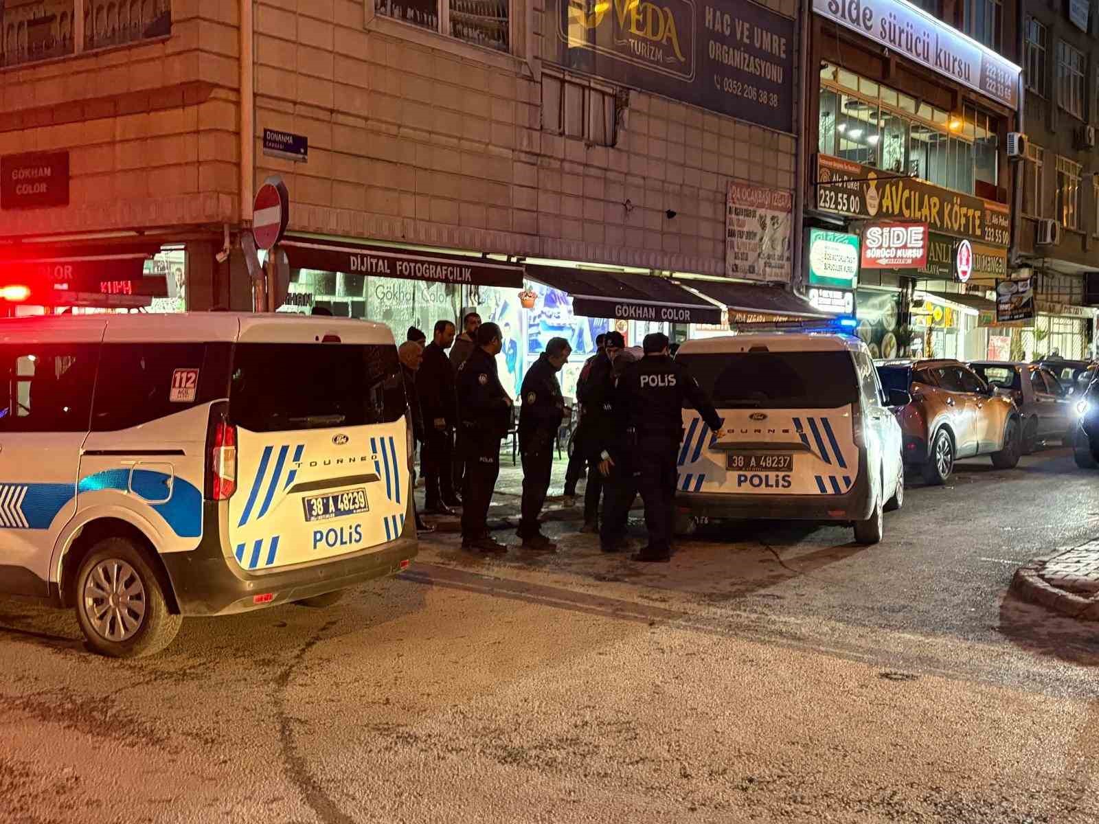 taksi duraginda bicakli kavga 1 yarali 2 CWwJ5VZQ
