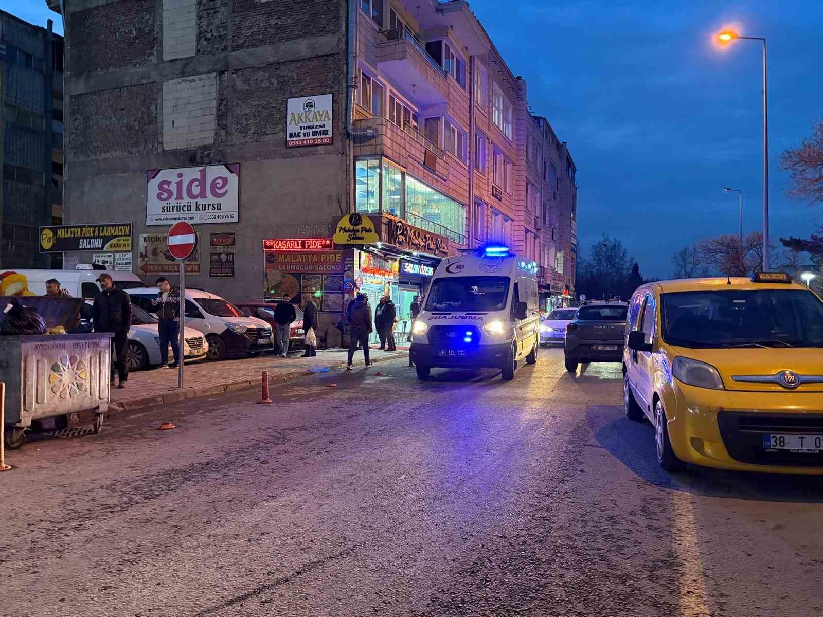 taksi duraginda bicakli kavga 1 yarali 3 aJBtFTIa