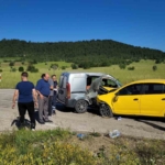 taksi-ile-hafif-ticari-arac-carpisti-4-yarali-GYOv4hhD.jpg