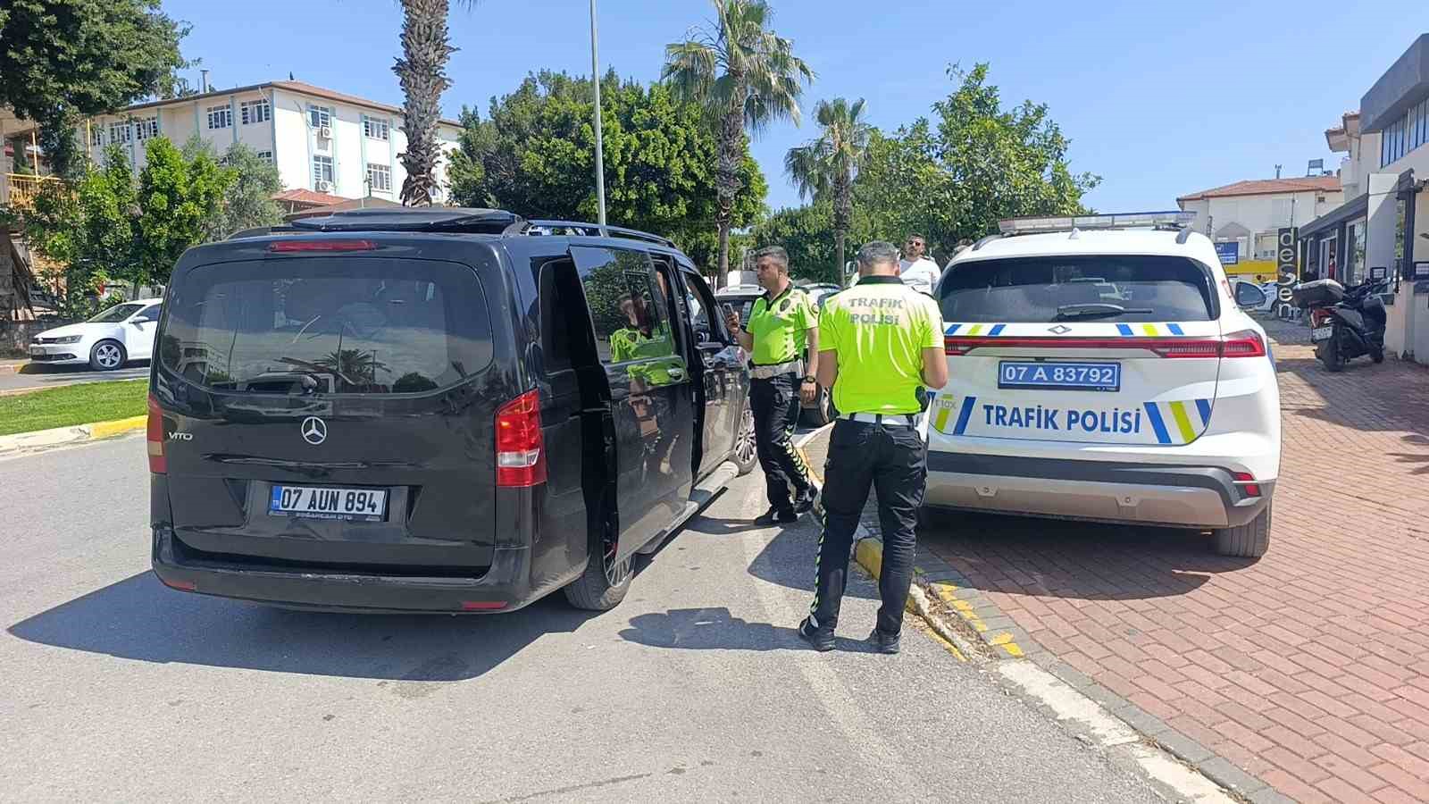 Taksicilerin korsan taşımacılık iddiası turistin ifadesine takıldı 4 taksicilerin korsan tasimacilik iddiasi turistin ifadesine takildi 0 jSpT481b