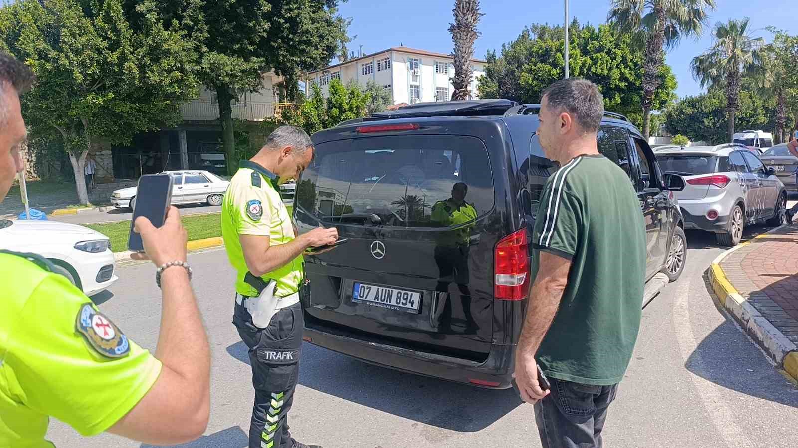 Taksicilerin korsan taşımacılık iddiası turistin ifadesine takıldı 5 taksicilerin korsan tasimacilik iddiasi turistin ifadesine takildi 1