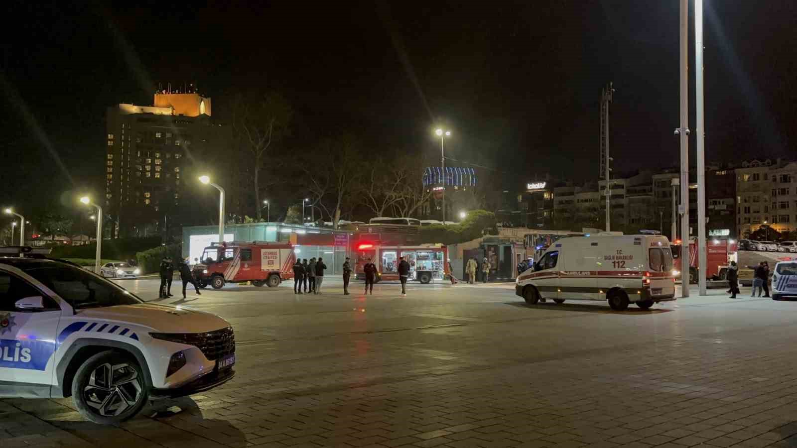 taksim metro istasyonununda yangin panigi 2 DLu4EeP9
