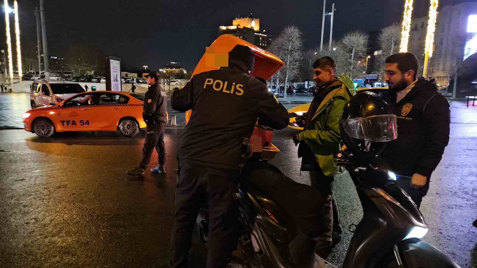 taksimde helikopter destekli huzur istanbul uygulamasi 3 e89JPFTD