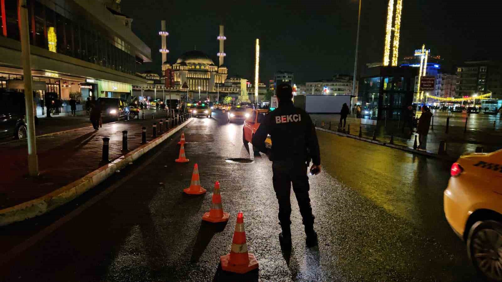 taksimde helikopter destekli huzur istanbul uygulamasi 6 JiX2L1FP