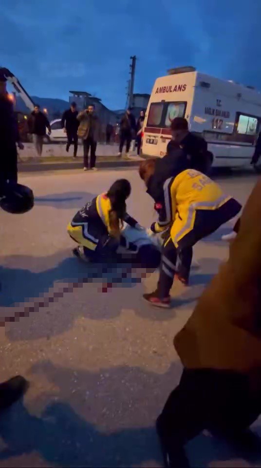 taksiye carpan motosikletli agir yaralandi 2 ZAQIZyYq