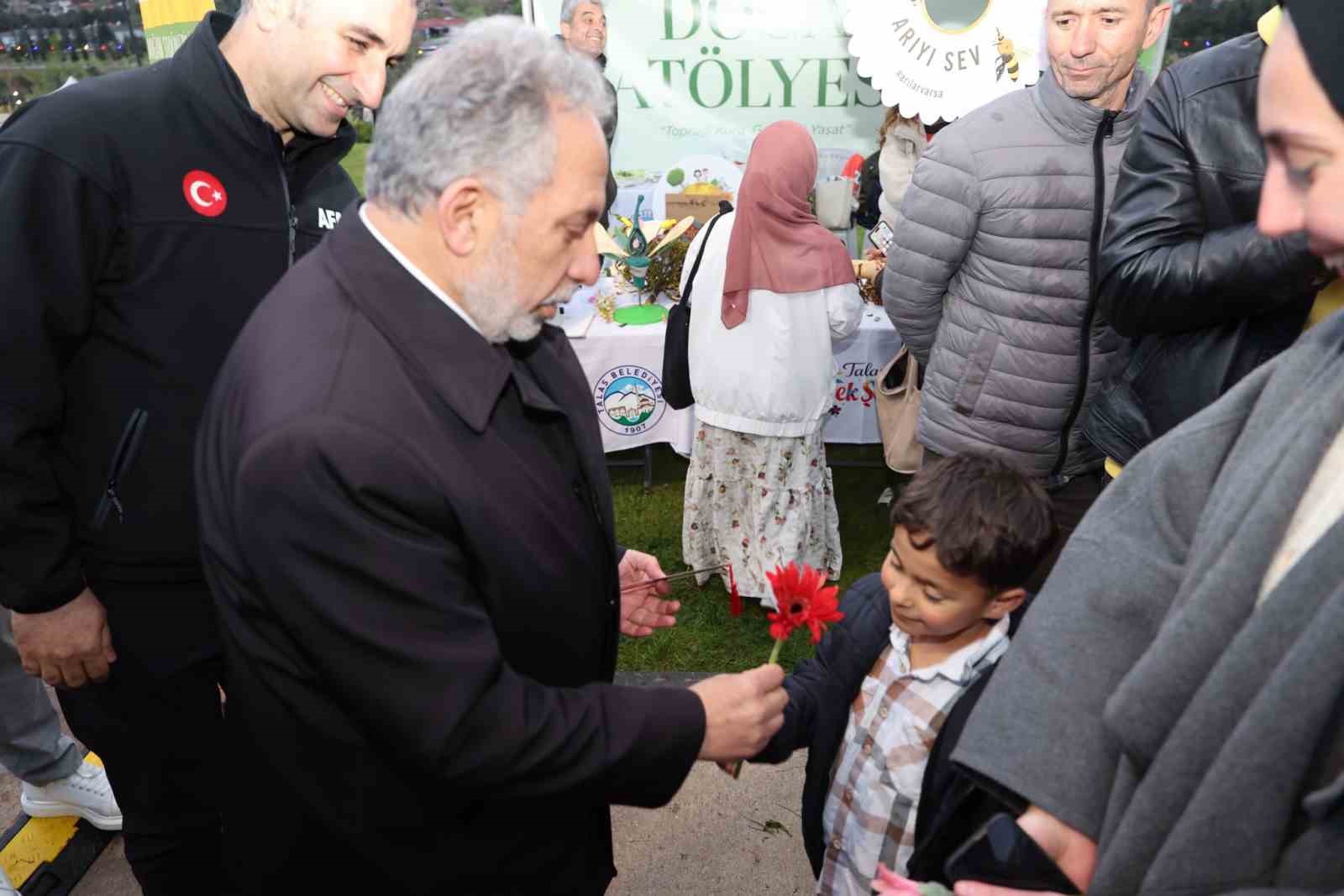 Talas’ta ‘çiçek’ gibi festival 5 talasta cicek gibi festival 1 BMEDilfi