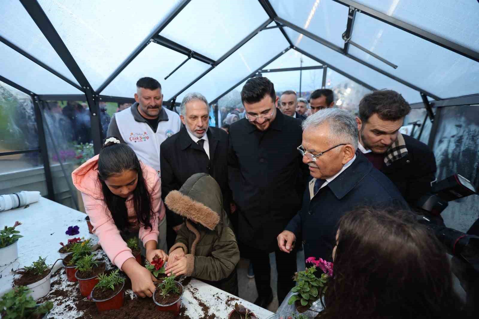Talas’ta ‘çiçek’ gibi festival 9 talasta cicek gibi festival 5 rRsm7T4f