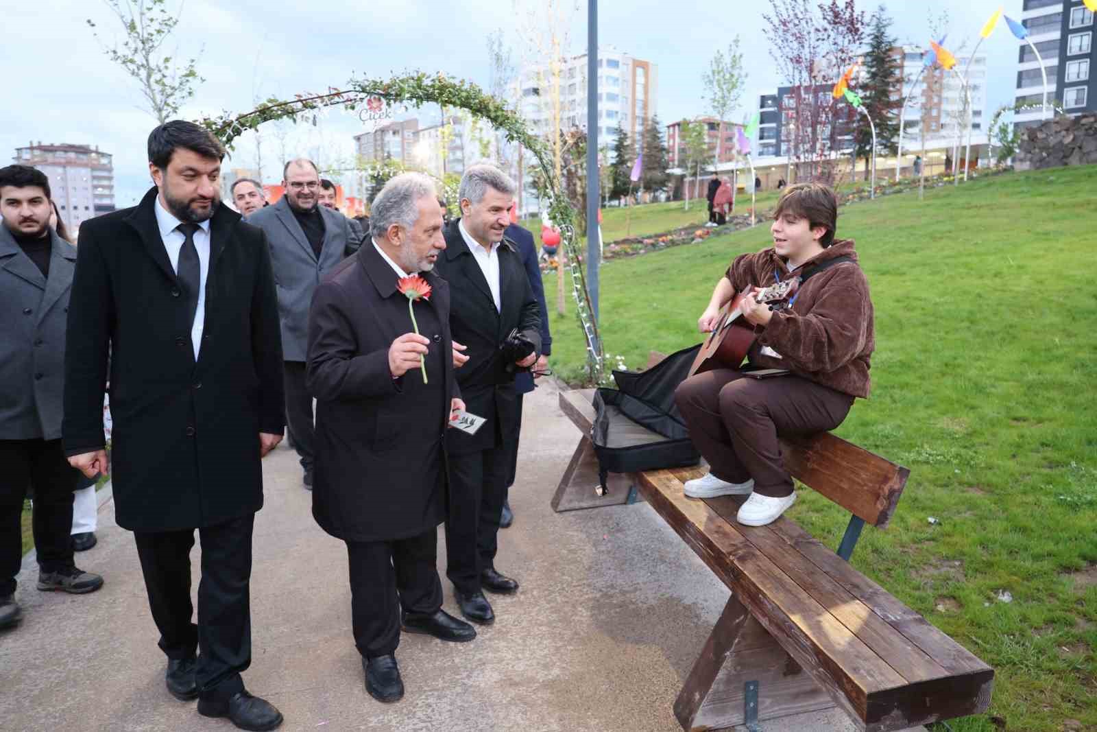 Talas’ta ‘çiçek’ gibi festival 10 talasta cicek gibi festival 6 IKRmKvpA