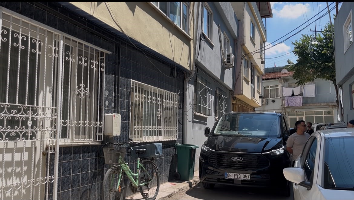 Talihsiz adam merdivenlerde can verdi... Acılı annenin feryadı yürekleri dağladı 6 talihsiz adam merdivenlerde can verdi acili annenin feryadi yurekleri dagladi 2 n22Bbmfs