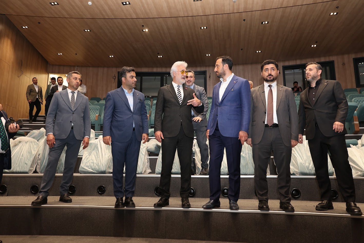 Tamer Karadağlı’dan Bağcılar’da açılacak tiyatro binası için "Süper" yorumu 5 tamer karadaglidan bagcilarda acilacak tiyatro binasi icin super yorumu 1 w4EqbyI4