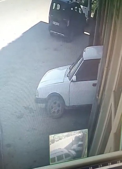 Tamir etmek istediği otomobilin altında kaldı 4 tamir etmek istedigi otomobilin altinda kaldi 0 dyMkVcPn