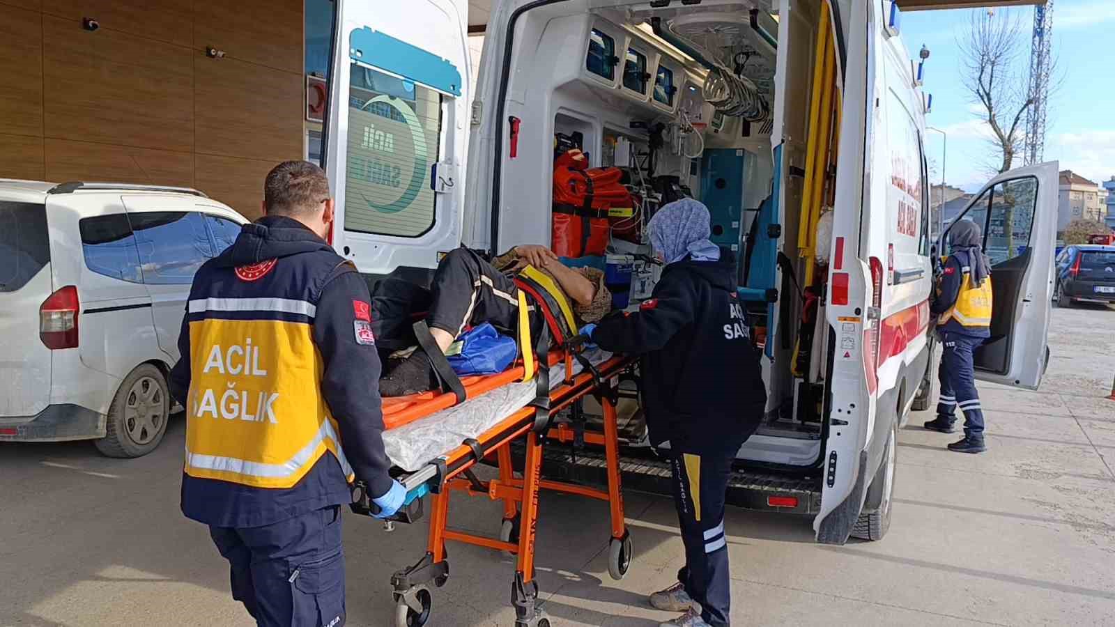 tamir ettigi traktorun altinda kaldi 1 sTkL4Y5k