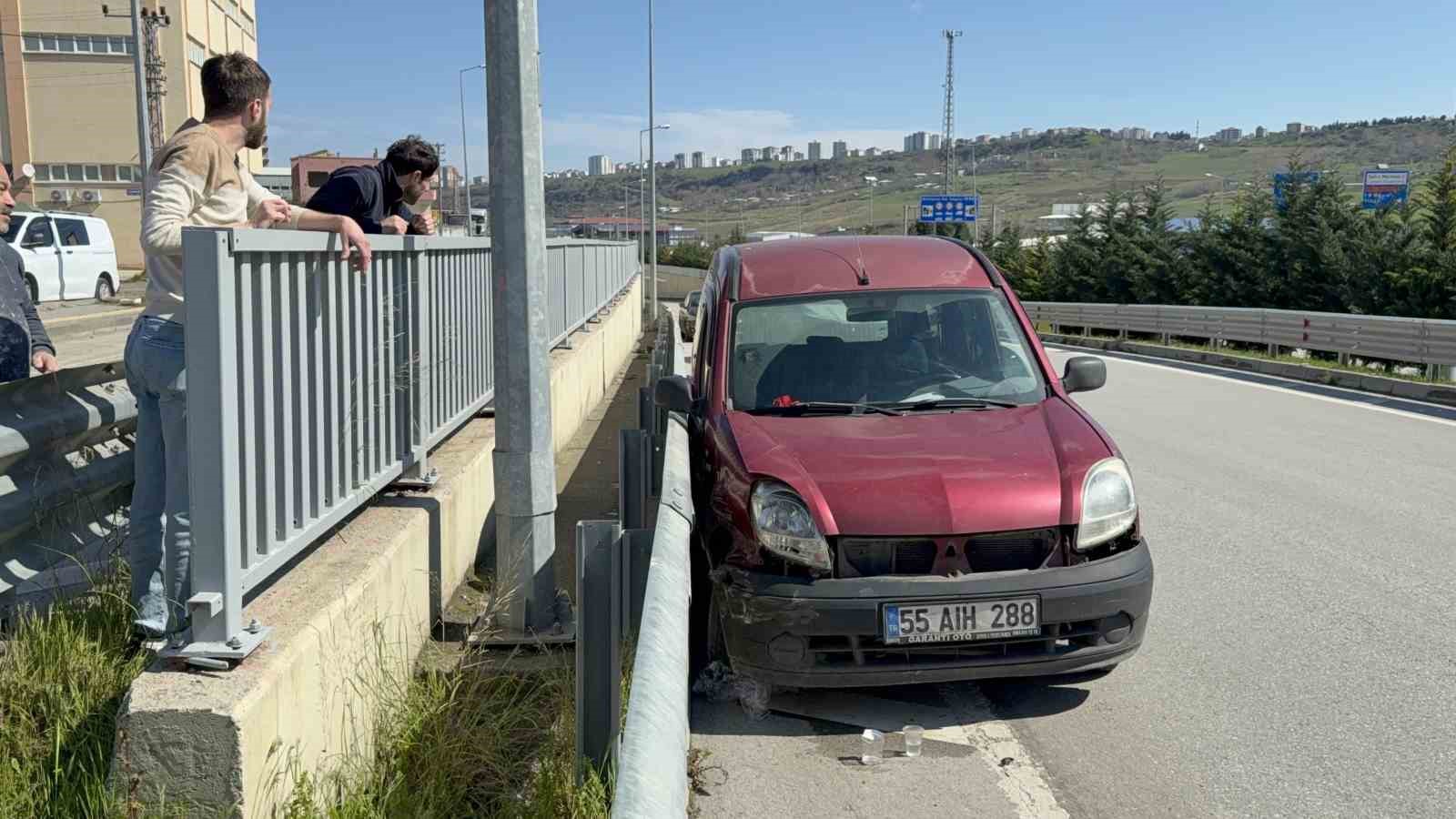 Tamire götürülen araç kaza yaptı: 1 yaralı 6 tamire goturulen arac kaza yapti 1 yarali 2 MTnhGZlW