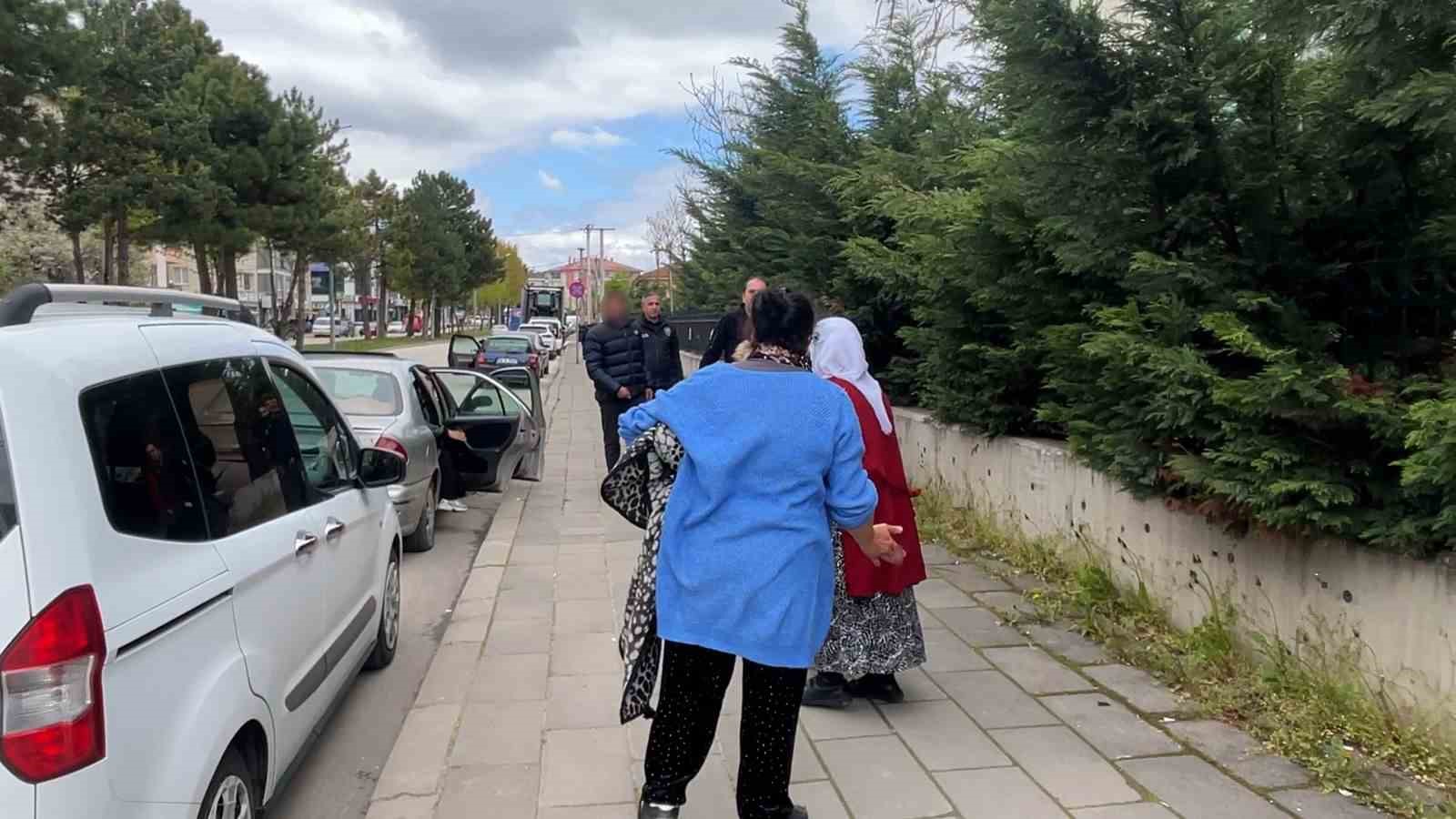 tanigin verdigi ifadeyi begenmeyen sanik yakinlari hirsini kadin gazetecilerden cikardi 2 H1kzjWSU