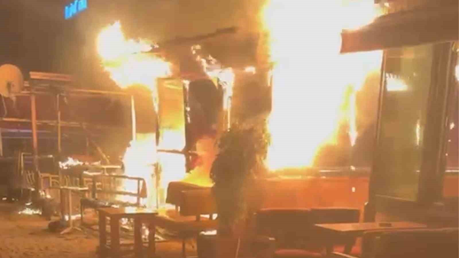 taninmamak icin basina cop poseti gecirip yangin cikaran sahis kameralara yakalandi 1 De2eR8aD