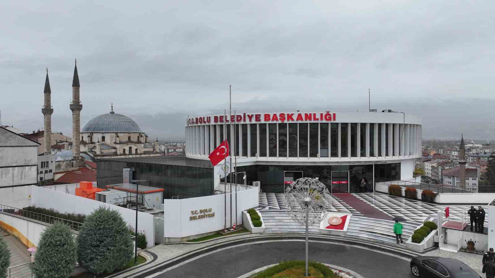 tanju ozcan boluda 3 gun boyunca tum eglence etkinlikleri iptal edildi 0 wciG2ZhW