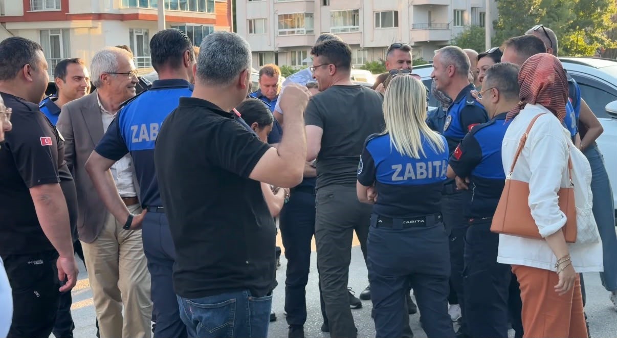 Tanju Özcan’ın yargılandığı davada çarpıcı reklam iddiası: "Ya seve seve vereceksiniz ya da seve seve" 4 tanju ozcanin yargilandigi davada carpici reklam iddiasi ya seve seve vereceksiniz ya da seve nb9dNgfj