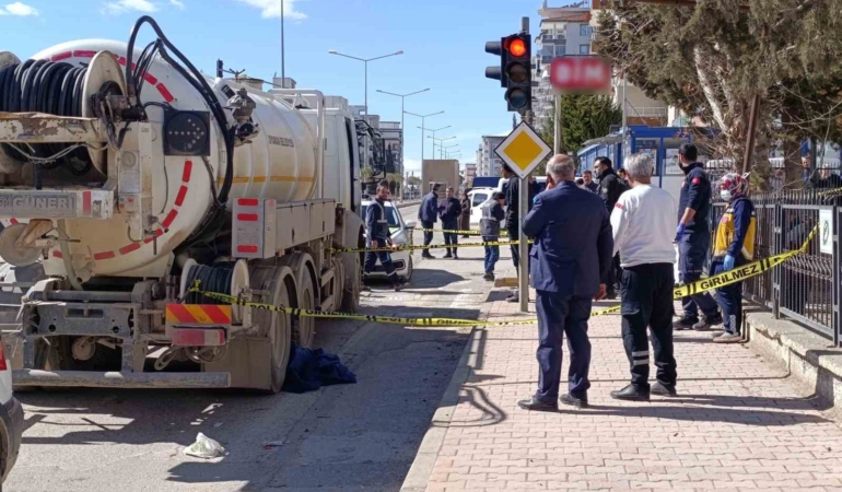 tanker-altinda-kalan-yaya-hayatini-kaybetti-1OnX5pf5.jpg