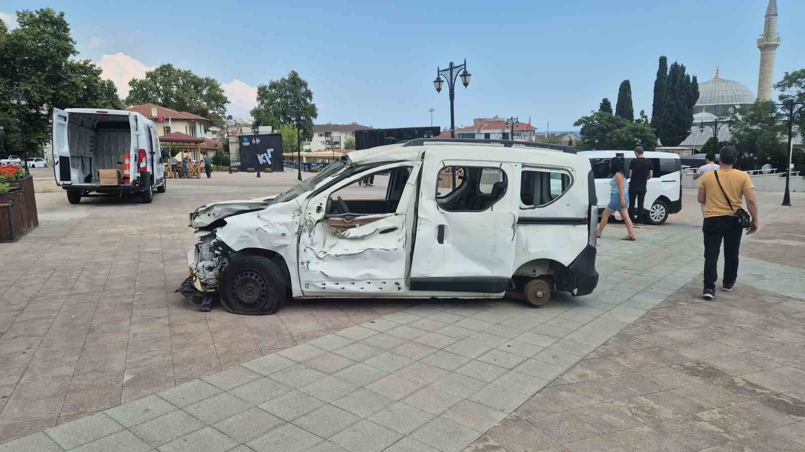 tankin namlusunun saplandigi arac 15 temmuzun sessiz tanigi 0 QMfngcnT