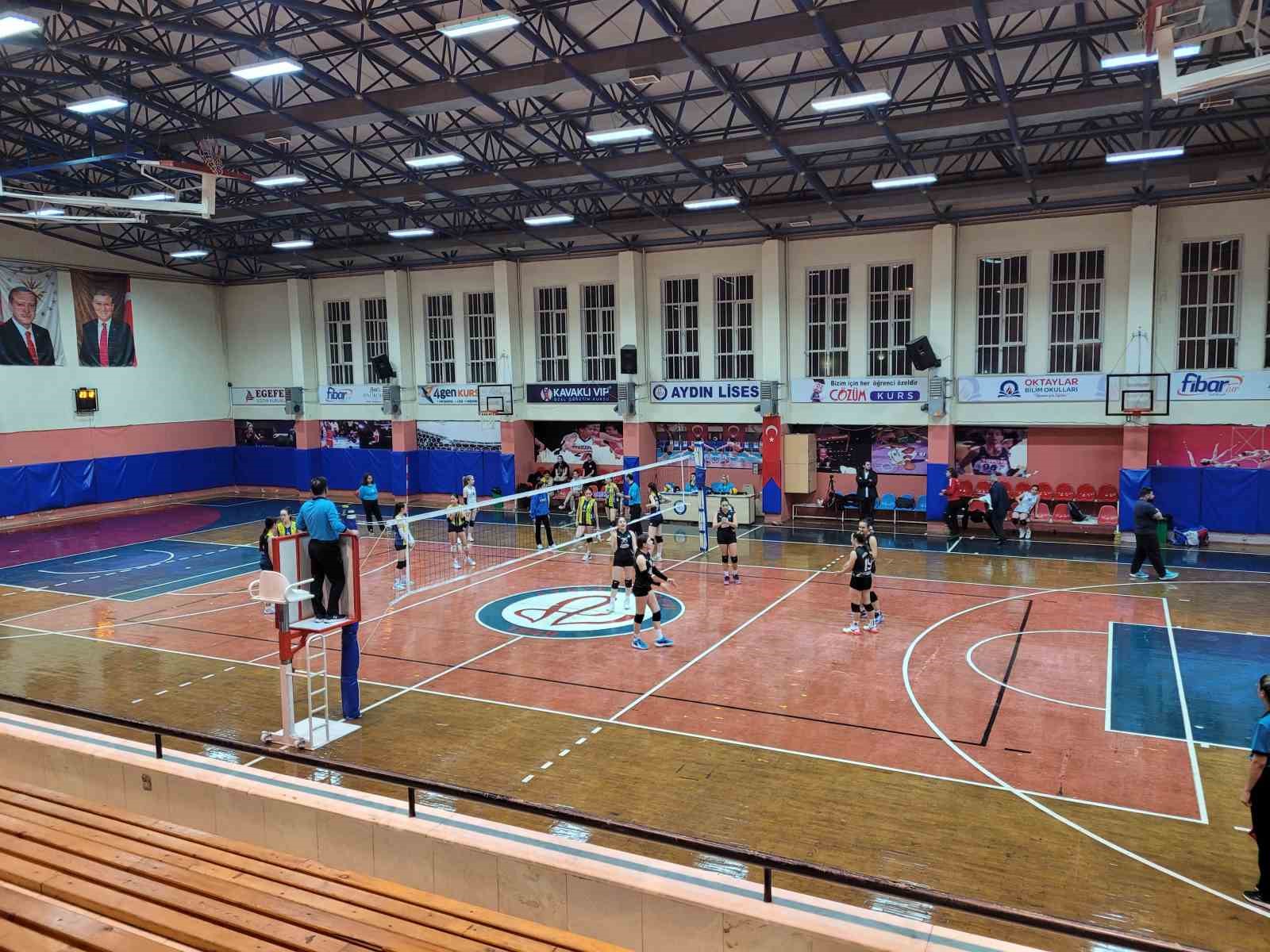 taraftar sahaya atladi mac seyircisiz tamamlandi 1 hBWPFwSu