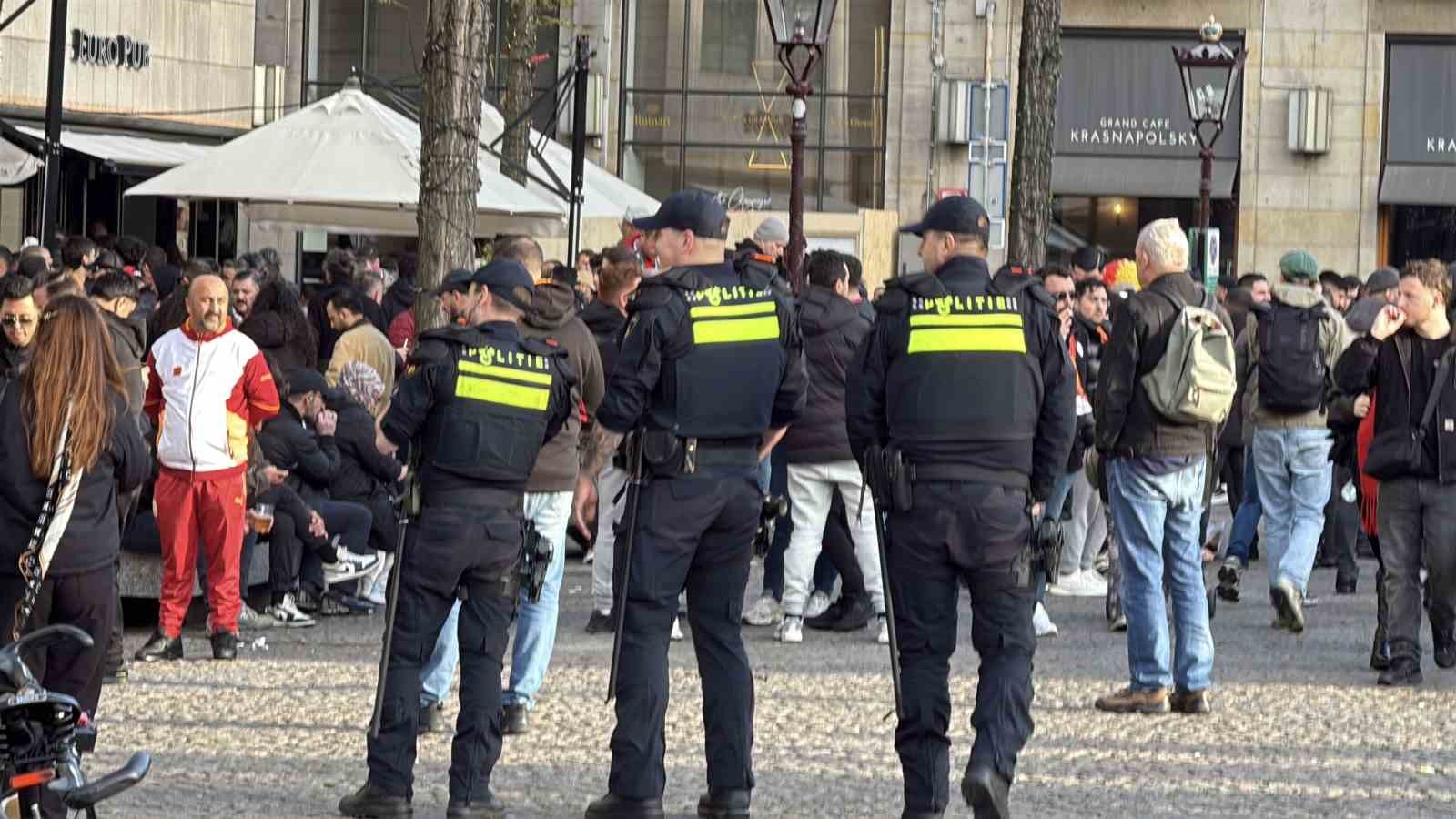 taraftarlardan dam meydaninda galatasaraya coskulu destek 0 2O1LveAG