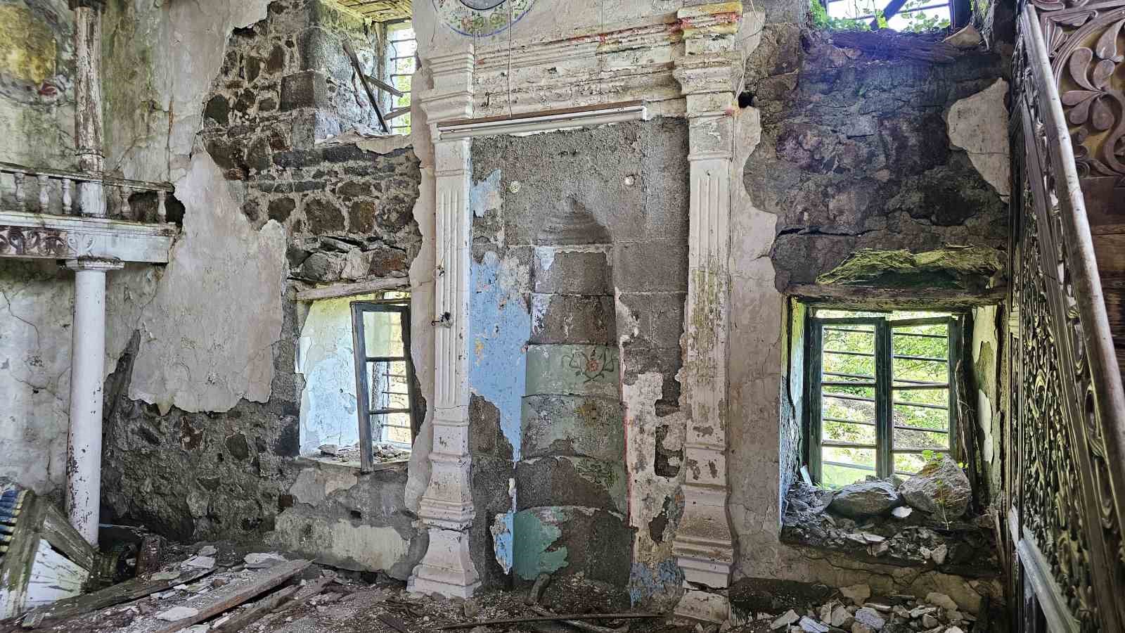 tarihi cami 20 yildir restorasyon bekliyor bir 20 yil daha bekleyemeyiz 1 qYtMIh4e