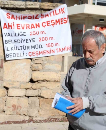 tarihi-cesme-icin-vatandastan-tek-kisilik-eylem-LPDdfgni.jpg