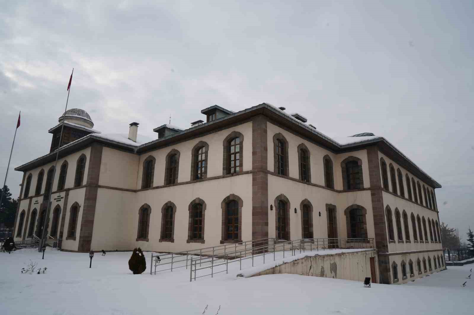 tarihi erzurum kongre binasi icin tehlike zilleri caliyor 0