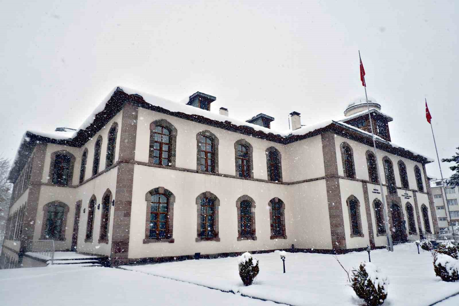 tarihi erzurum kongre binasi icin tehlike zilleri caliyor 1 9PPDO2nf