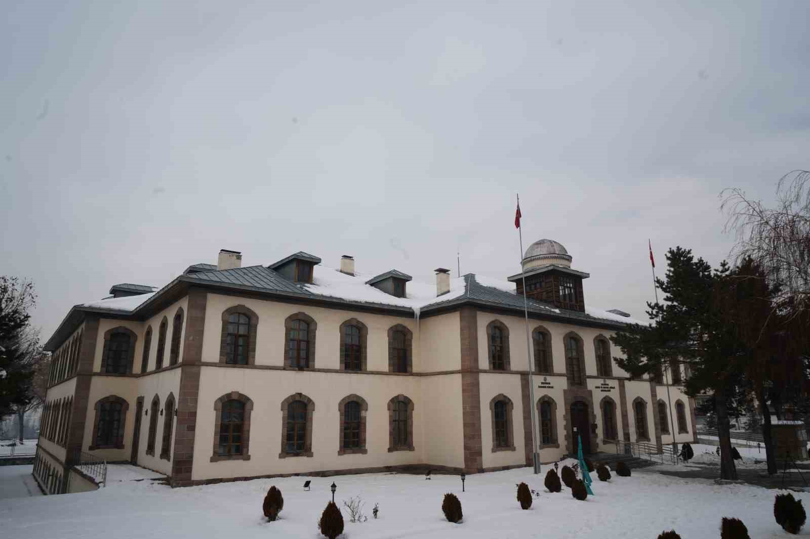 tarihi erzurum kongre binasi icin tehlike zilleri caliyor 4 RVTAA4KR