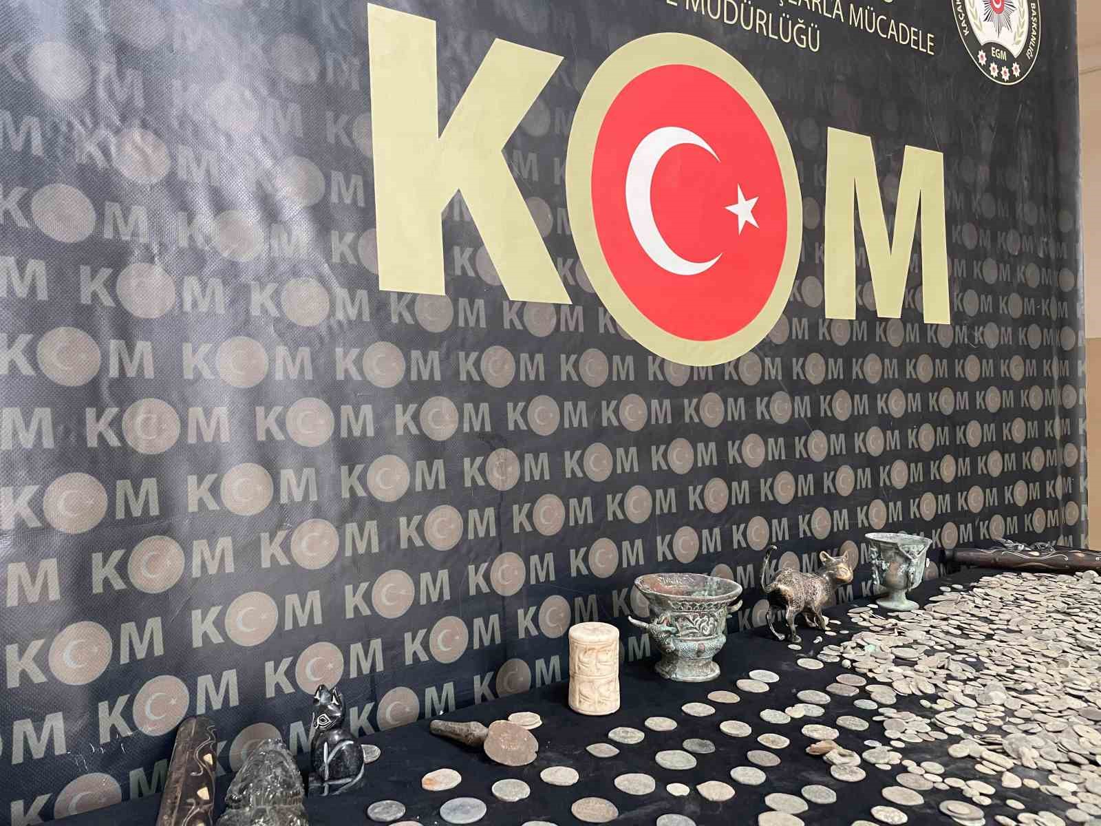 tarihi eser kacakcilarina operasyon binlerce sikke ve onlarca eser ele gecirildi 3 ki1qSGMG