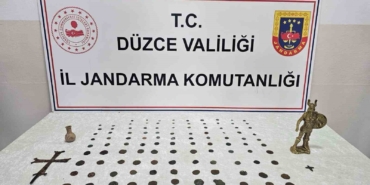 tarihi-eserleri-satmak-icin-musteri-ararken-jandarmaya-yakalandilar-BnJLdSBb.jpg