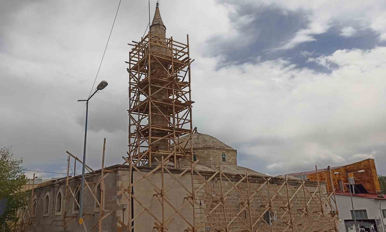 tarihi gurun ulu cami yil sonunda ibadete acilacak 0 D1tWrDOI