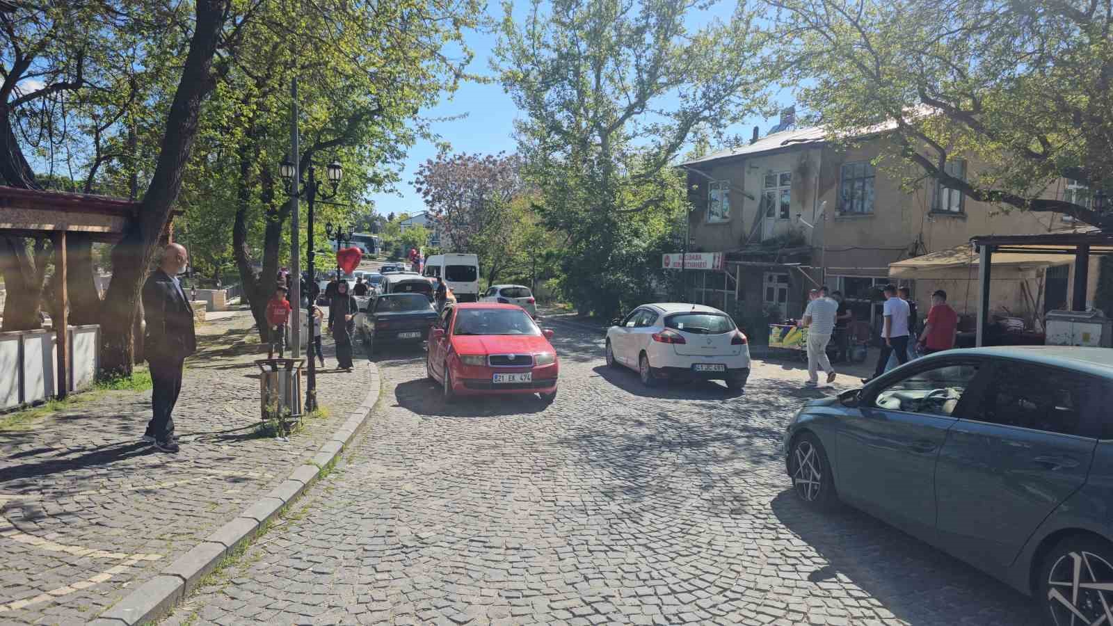 Tarihi Harput Mahallesi’nde bayram yoğunluğu 7 tarihi harput mahallesinde bayram yogunlugu 3