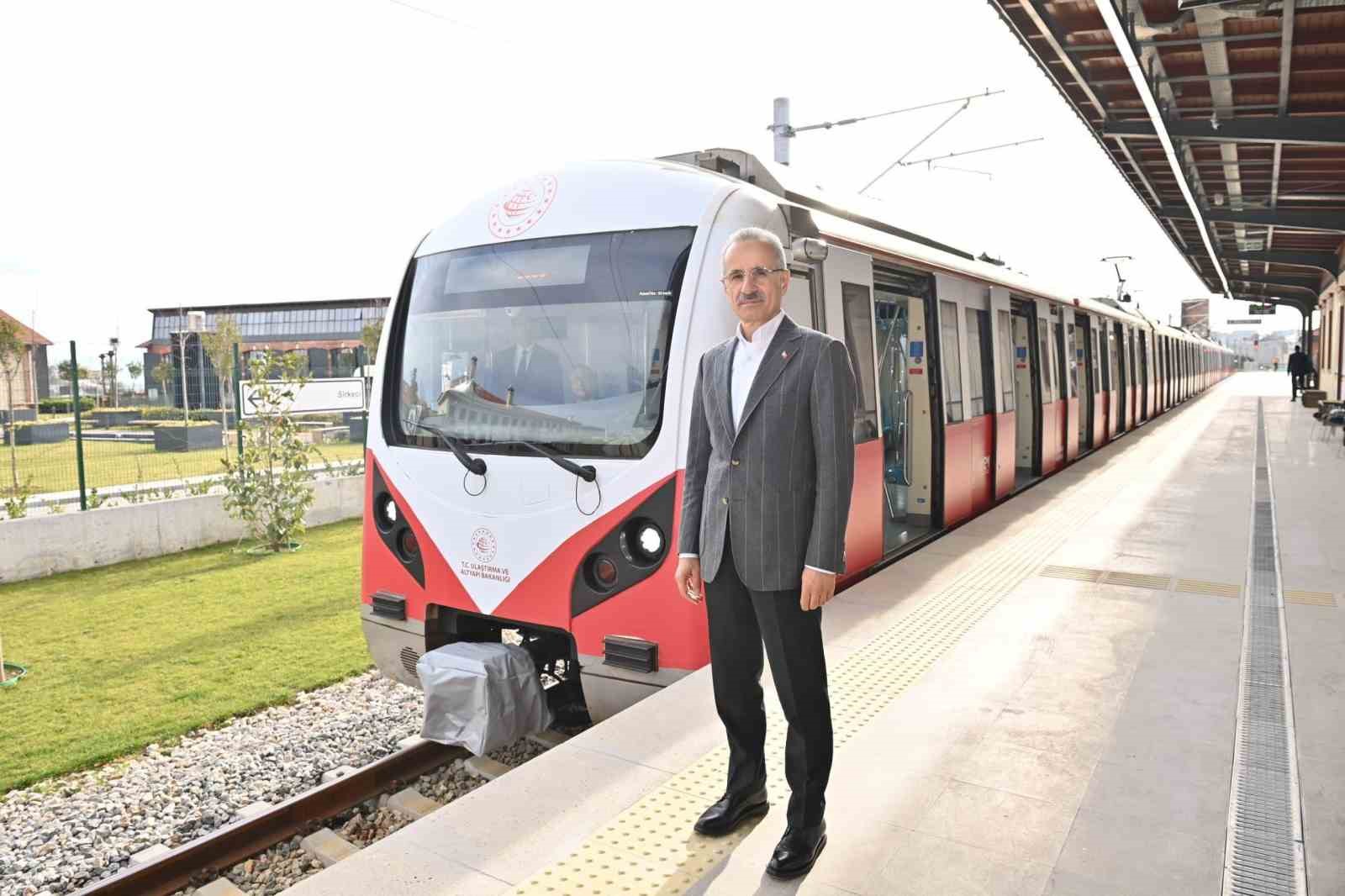 tarihi hat 8 milyondan fazla yolcu tasidi 4 NXcy21EY
