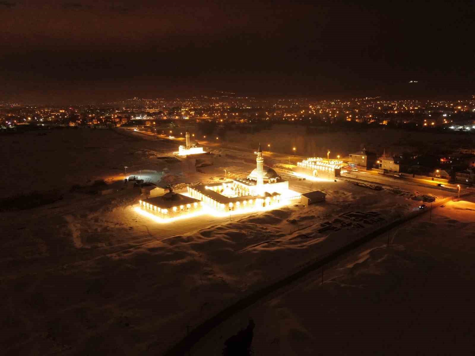 tarihi husrev pasa camiinde gece isiltisi tarih ve sanat bulustu 2 luwSbHtb