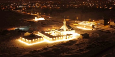 tarihi-husrev-pasa-camiinde-gece-isiltisi-tarih-ve-sanat-bulustu-DAdaz1hV.jpg