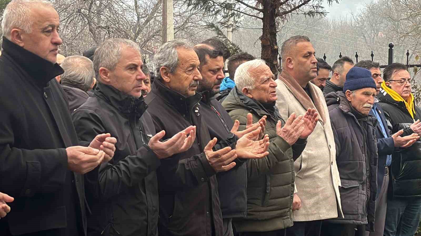 tarihi ilcenin 100 yillik cinari hayatini kaybetti iha muhabirinin baba acisi 8 ITBMe6lR