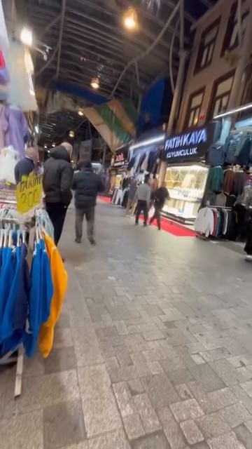tarihi kapali carsida catilar uctu 2 vvefsn3J